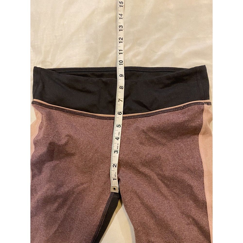 Fabletics Leggings Women S/M (See Measurements) gray pink capri EUC - Picture 5 of 7